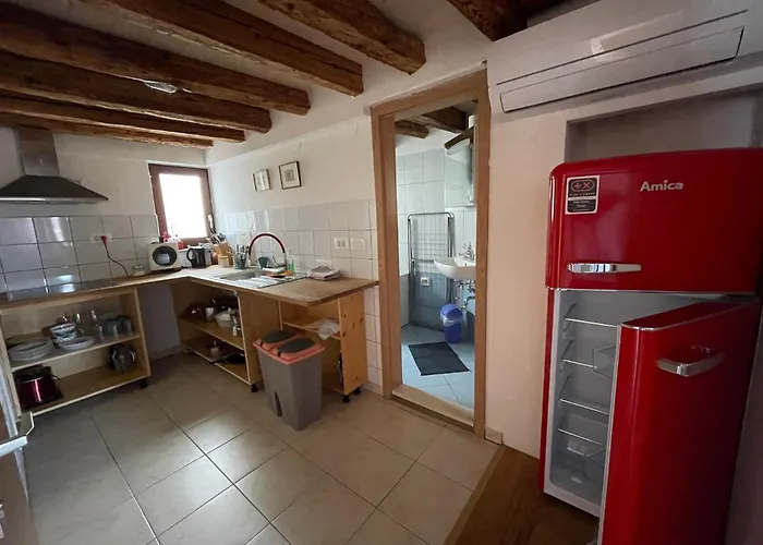 Art Apartma דירה *